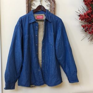 Wrangler, Men’s faux fur lined Denim Shirt.
